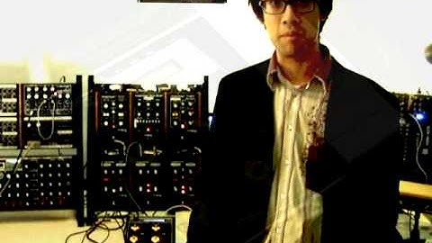 Moog - DJ/VJ Mike Relm meets the MP-201 Multi-Pedal