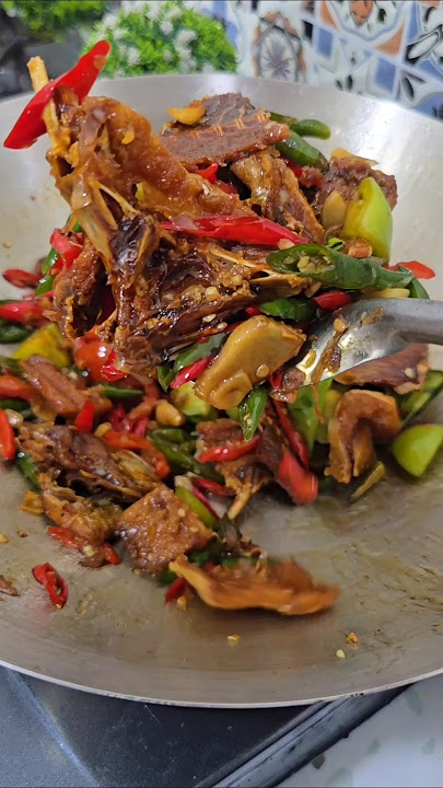 Stir-fried spicy jambal fish with roti #recipe #cookingrecipes