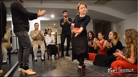 IRENE bailando en la Escuela Internacional de Flam...