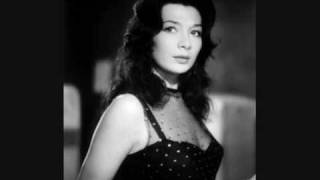 Video thumbnail of "A la belle étoile - Juliette Gréco"