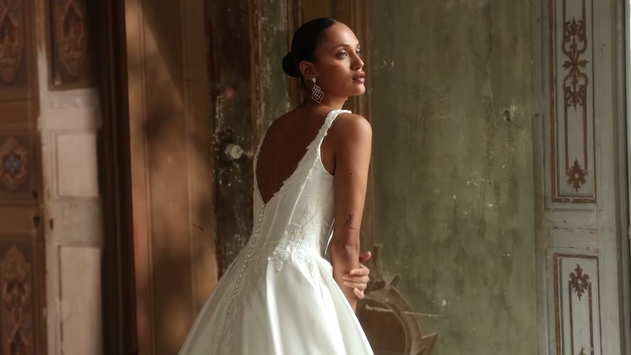 Justin Alexander 88440 Keegan wedding dress! For the modern romantics  