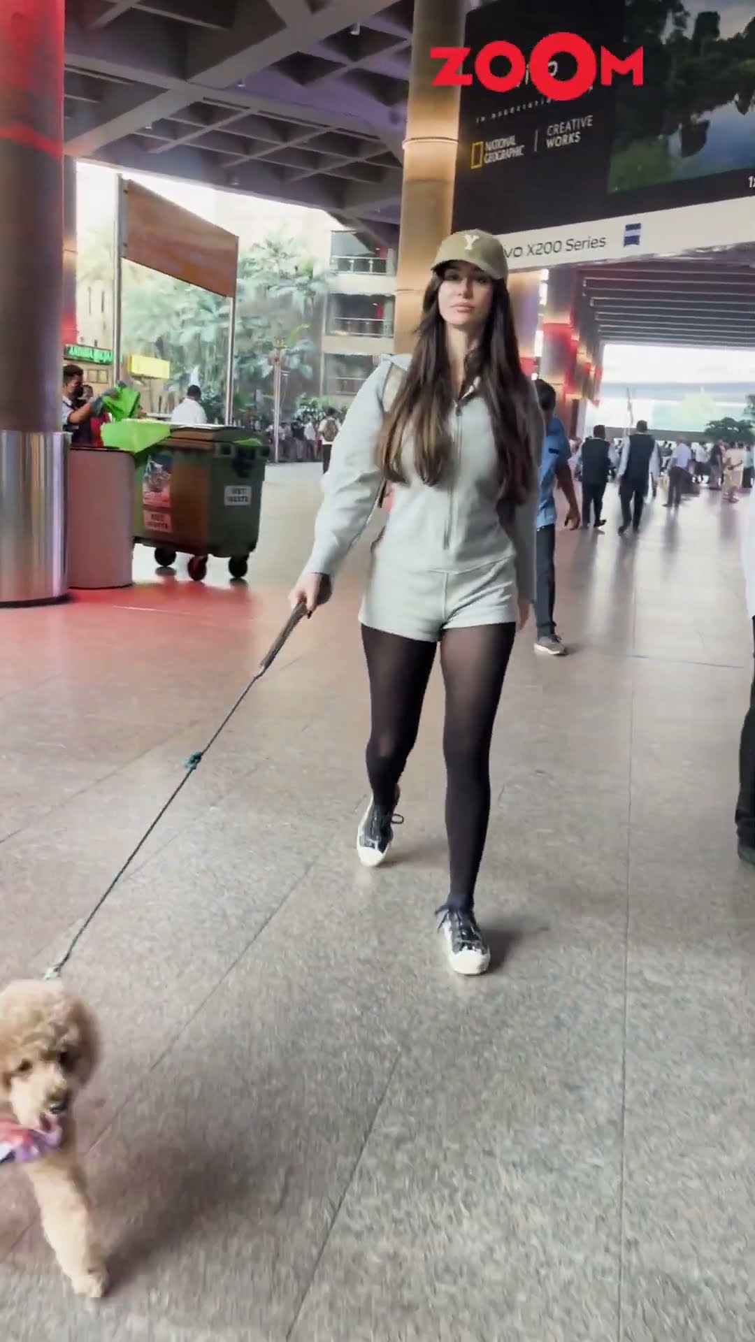 Georgia Andarini spotted with her CUTE pet at the airport ? #shorts