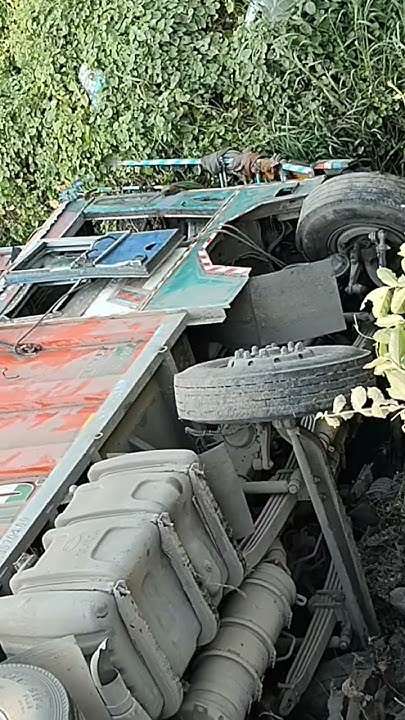road-accident-in-hindi-language-automobile-driver-tamil-a-tata