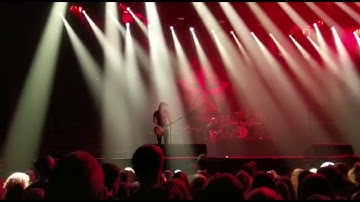 Alter bridge "Show Me a Leader" intro @HMH 10-11-2016
