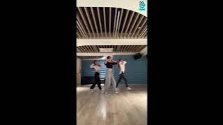 Likey by Itzy (VLive)