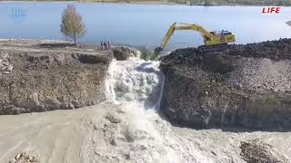 Прорыв плотины в лагуне 🌊