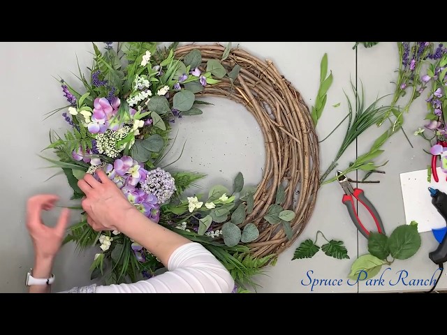 Easy Wreath Ideas DIY: Craft Festive Wreaths! 3 sddefault