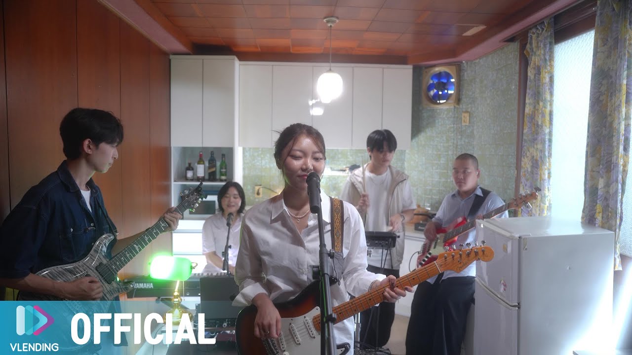 Watch 헤더(Heather) 'Highway' LIVE CLIP on YouTube Watch 헤더(Heather) 'Highway' LIVE CLIP on YouTube