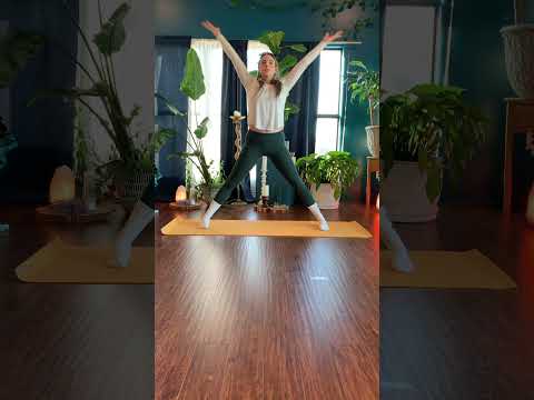 Gentle stretch and flow/ yoga class/ stretch class/ hip opener/ moving meditation