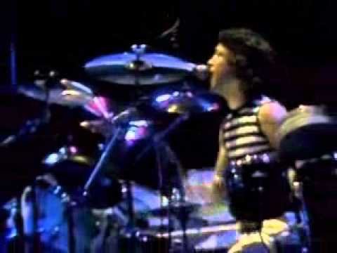 Blue Oyster Cult - Cities on Flame With Rock and Roll