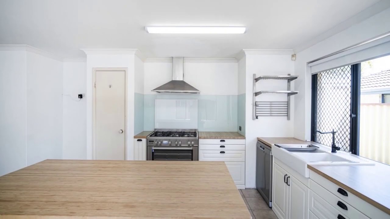 House for Rent in 24 Estcourt Rd，Redcliffe, WA, Receive $192 in Frequent Flyer points, Just for rent