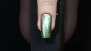 Usei o esmalte UMA ABELHA ME CONTOU da coleção Bridgerton da Risqué com TOP COAT com Glitter #unhas