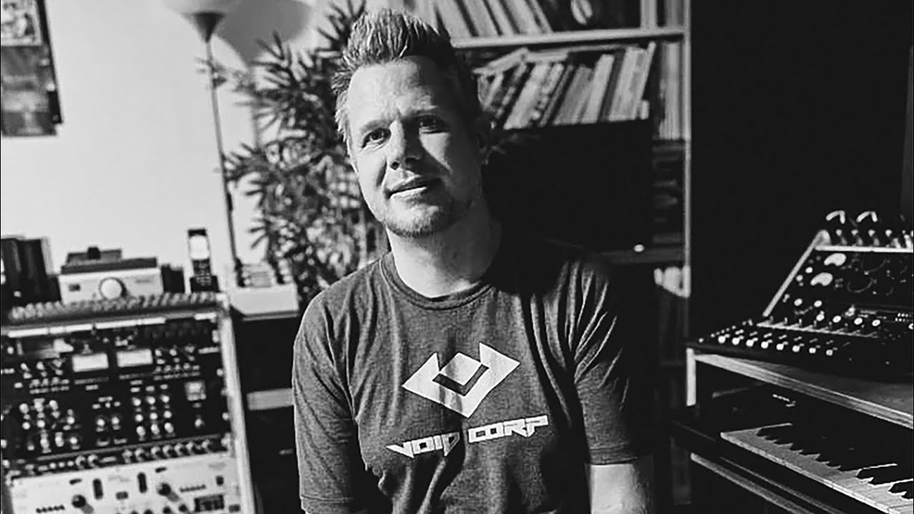 Guarda DAZZ x Basti M x CALVO - When The World Goes Down (Chillout Edit) su YouTube Guarda DAZZ x Basti M x CALVO - When The World Goes Down (Chillout Edit) su YouTube