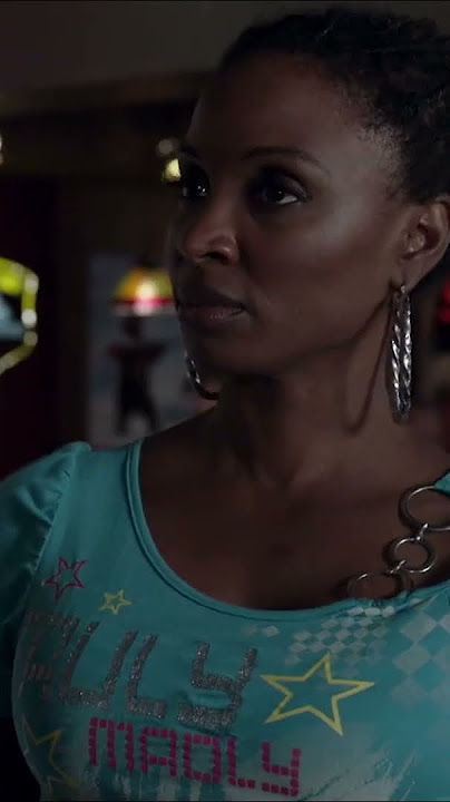 Vee and Svetlana’s Catfight | Shameless
