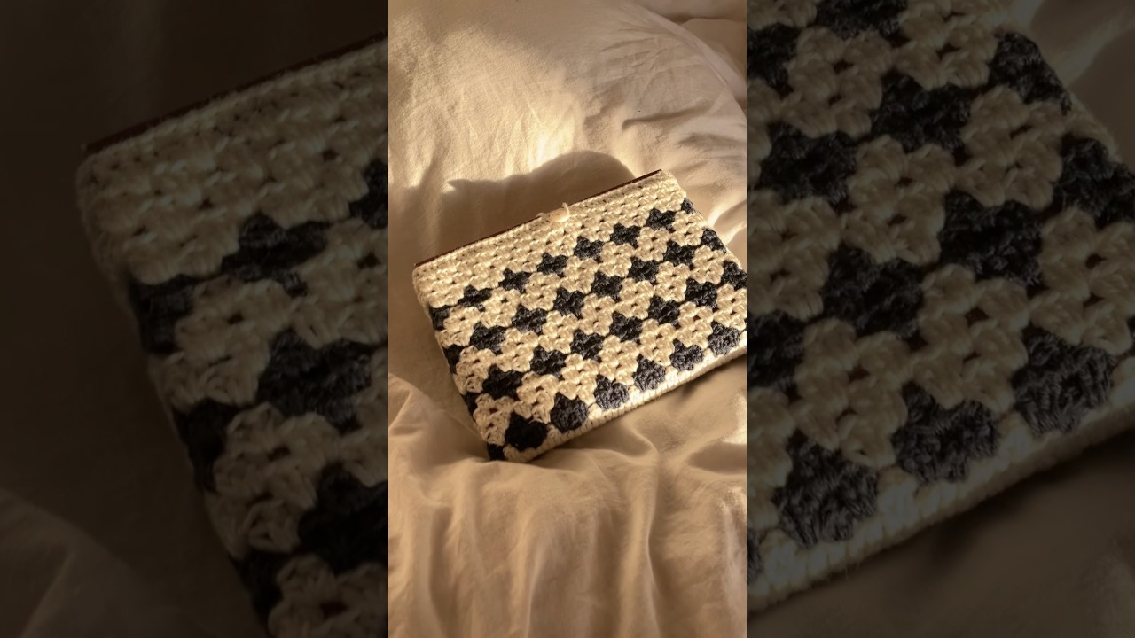 Diamond book sleeve 🧶