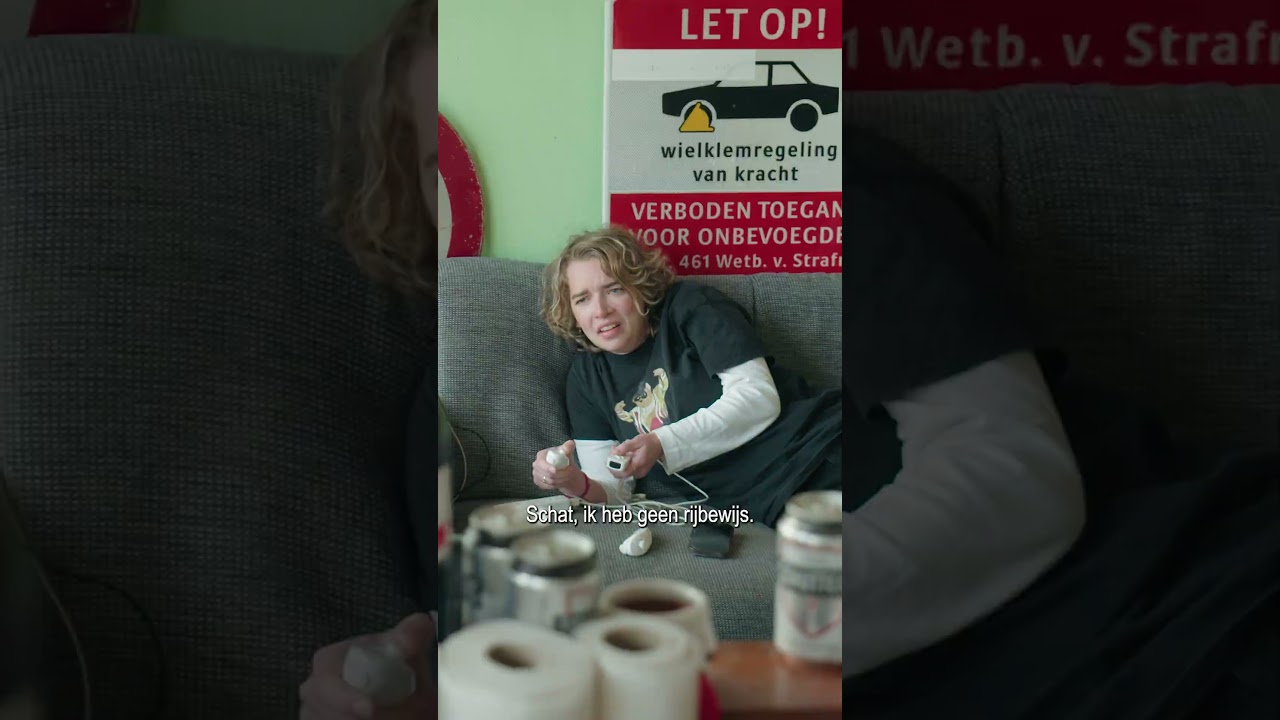 Wanneer je Davine belt voor losgeld, maar ze niet durft op te nemen door haar bel-angst 💀 #klikbeet