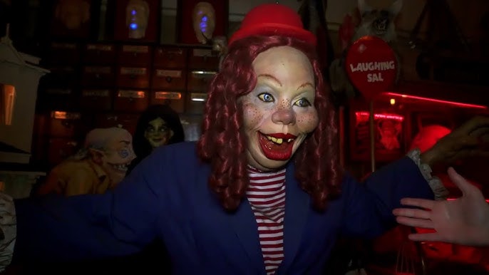 Zak Bagans' Haunted Museum shows items of 'real life monsters' - YouTube