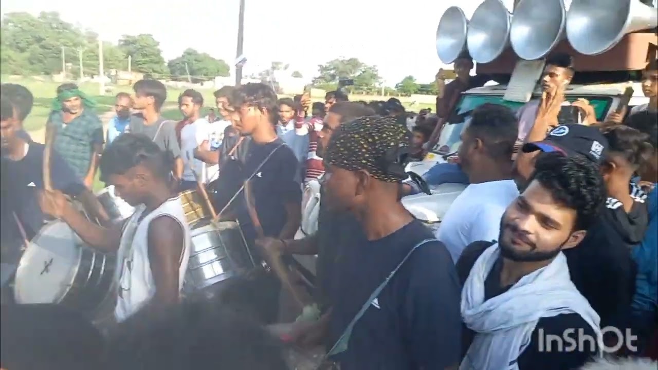 Mudma muharram me sabir bhaei benjo bajate huye..Chal to guya Re amba bagicha song benjo covar..2024