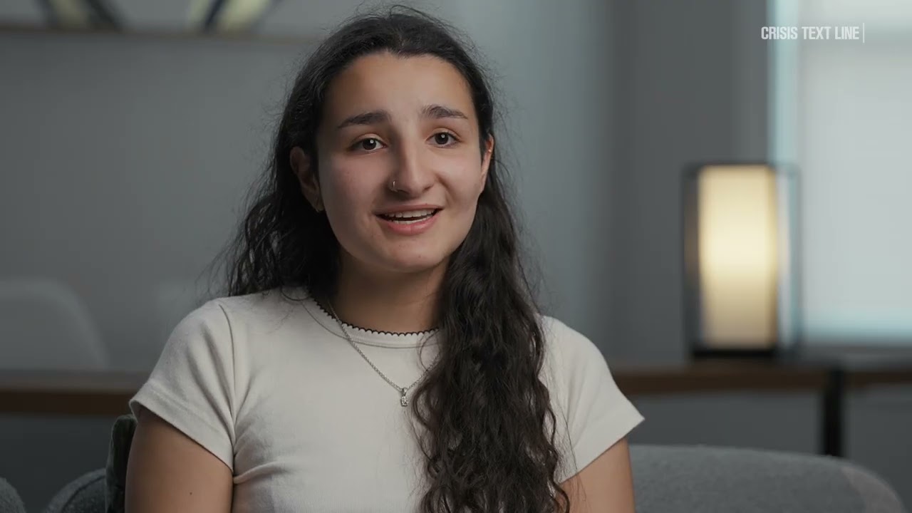 Meet Ana: Crisis Text Line Volunteer