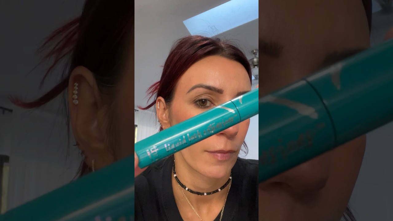 My 6th tube of Thrive Cosmetics mascara🙌🏻 the best & washes off the easiest. 