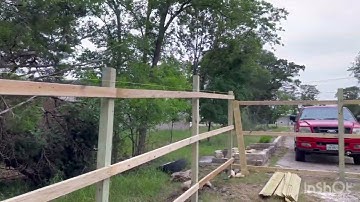 How to ￼build a privacy ￼fence going uphill ￼