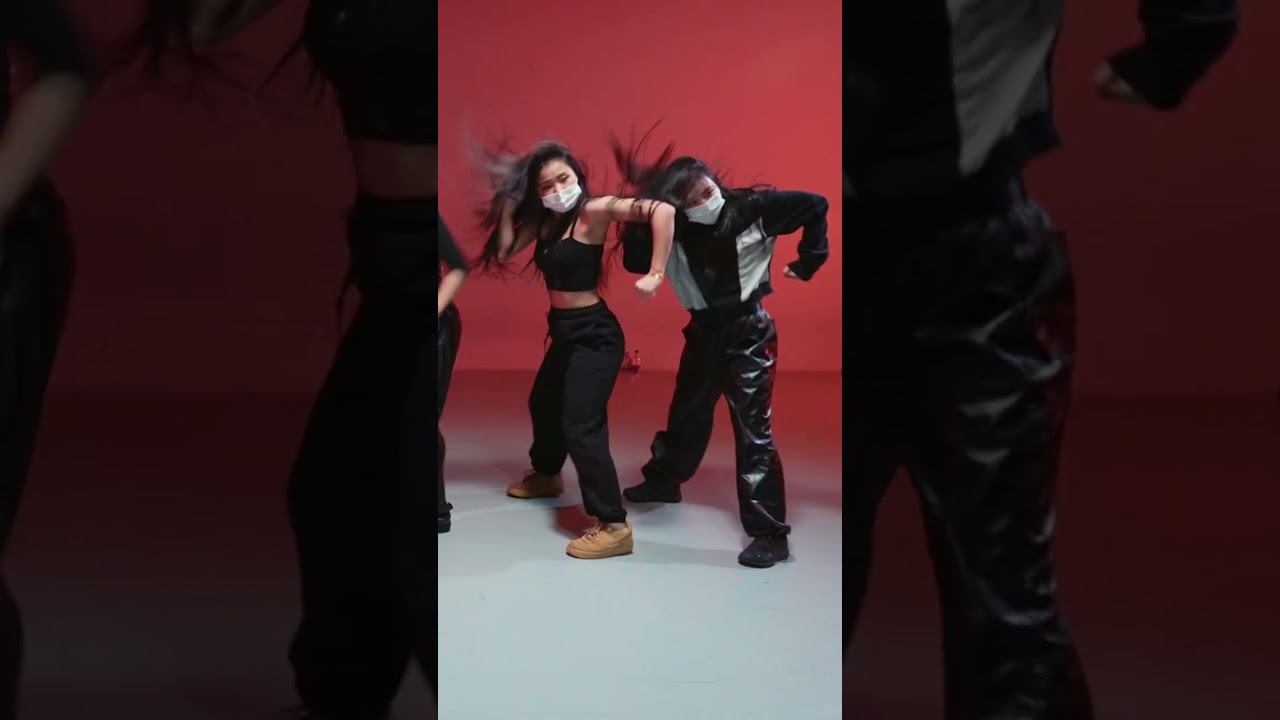 Elena Ninja Bonchicnhe' (Fraules) vogue performance in da FDC B-day Fest -  YouTube