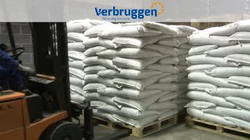 Palletizing | Verbruggen VPM-7 semi Automatic Palletizer | bags of flour