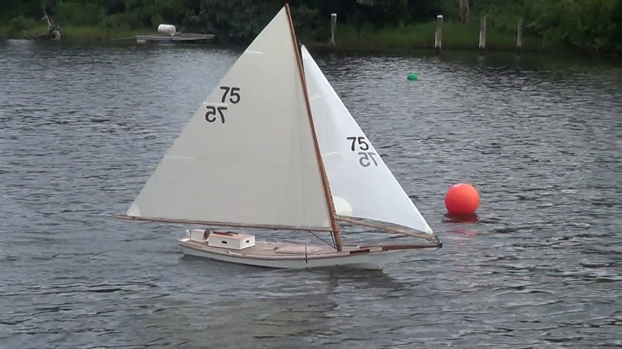 R/C Skipjacks sailing