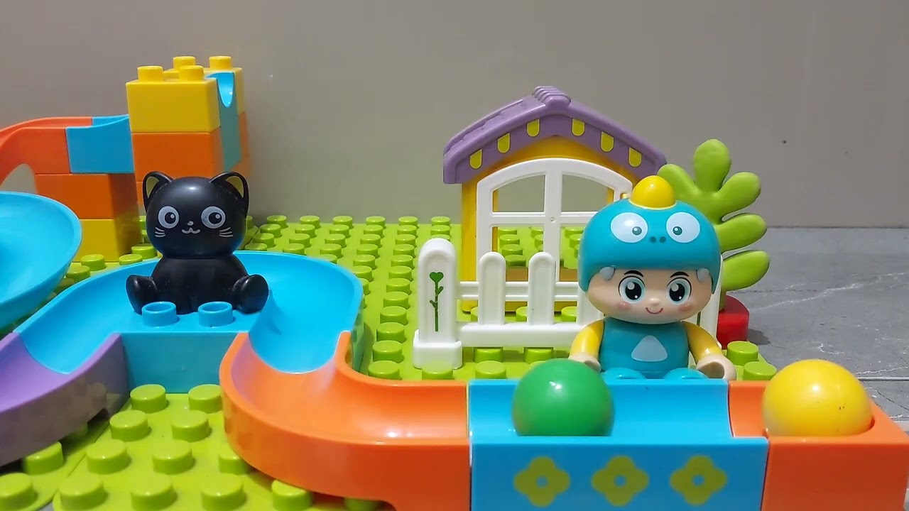 Satisfying building block marble run ☆ Build Exciting marble tracks with lego duplo