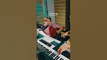 Thumbnail of Wait… do you remember this from school? 👀 #electronicmusic #musicproduction #ohmyroya #producing