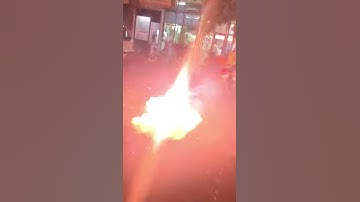 Stutli bomb in slow motion.