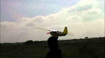 Piper J-3 Cub - First Maiden flight and many crashes :) (Radio Controlled)