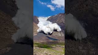 Glacier collapse on Juuku pass, Kyrgyzstan - insane video screenshot 4