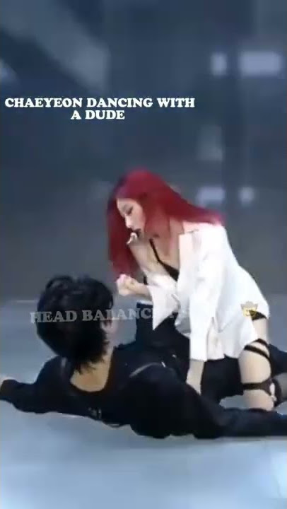 Chaeryoung (Itzy) reaction to her sister Chaeyeon (Ex IZ*ONE) dancing with a dude