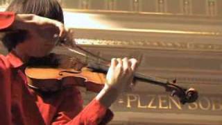 Video thumbnail of "Violin accident: How to break an E-string :-)"