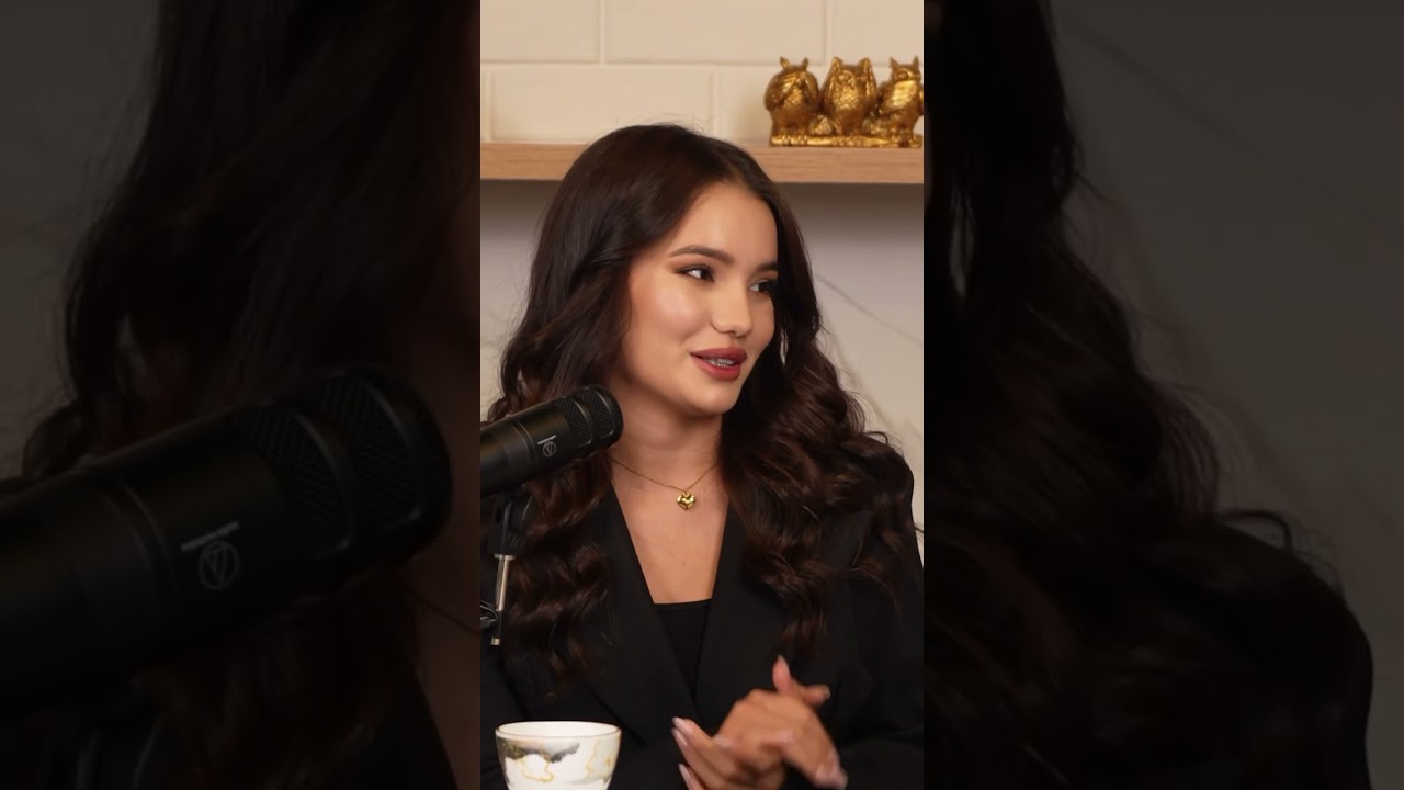 Xotin tungi kiyimlarni kiyib olganidek shaxsiy Faqat yaxshi jinsiy aloqa.