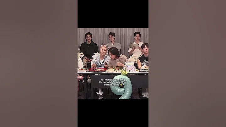 He got everything in control 😭😂 #jeonghan #yoonjeonghan #seventeen #svt #shorts