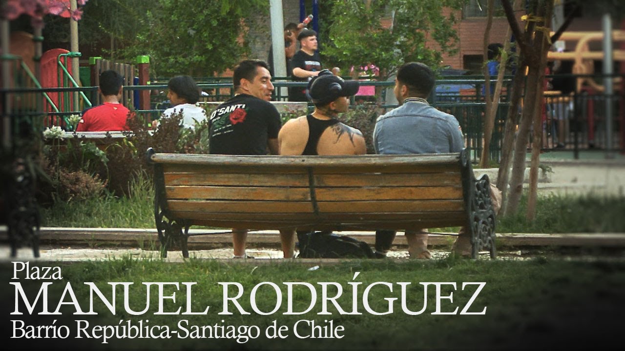 Un vistazo a la tarde en la Plaza Manuel Rodriguez-Santiago de Chile