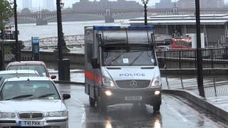 Metropolitan Police - Mercedes Sprinter TSG Public Order Van On An Emergency Call