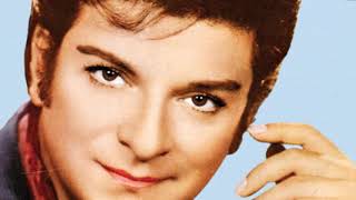 Zeki Müren - Rüzgarlara Kapılmış (Hüseyni̇)R.g. Resimi