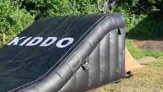 Bmx kids inflatable air landing bag inflatable bmx bike airbag with ramp