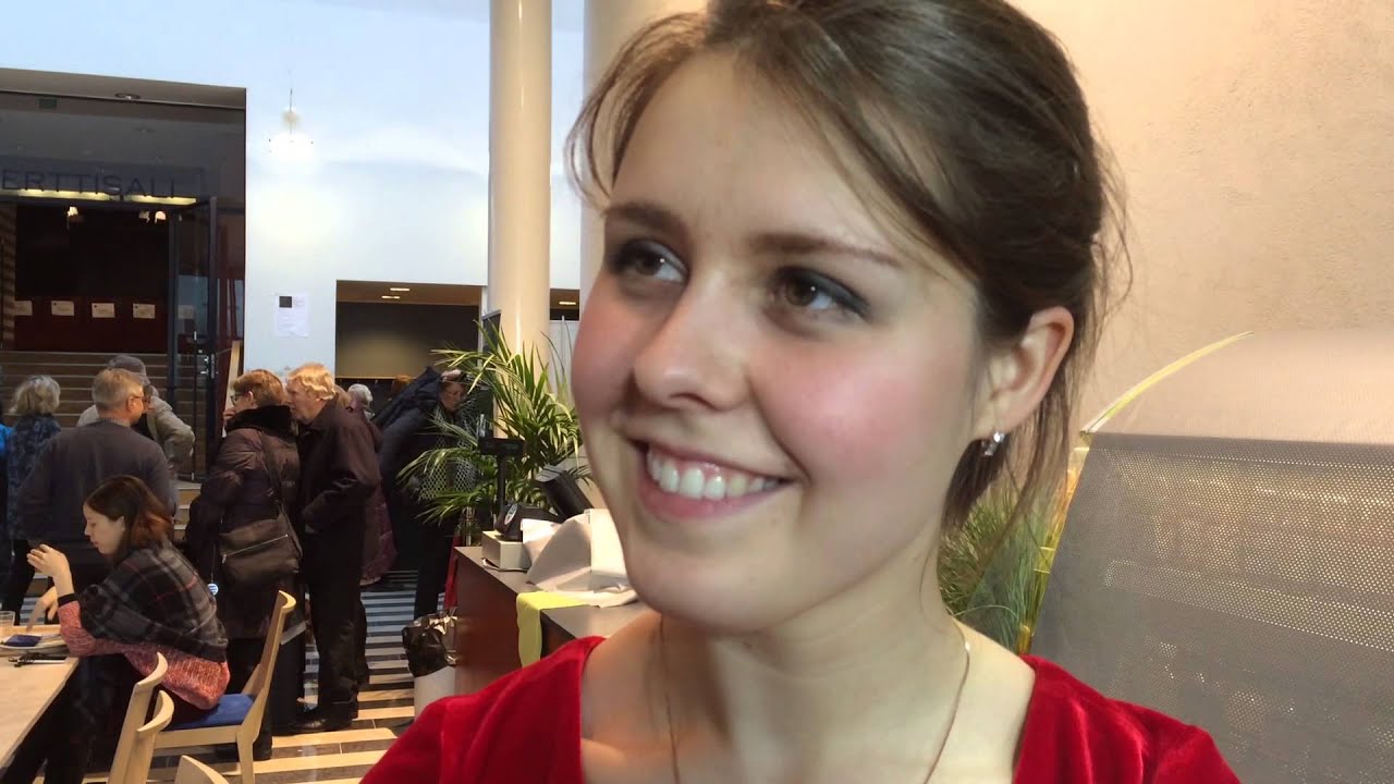 Viulisti Friederike Starkloff heti välieräosuutensa jälkeen /Sibelius Violin Competition 2015
