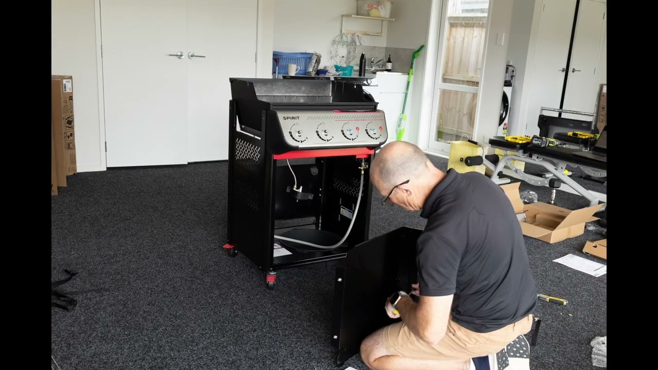 WEBER SPIRIT 4 Burner BBQ Build Time Lapse