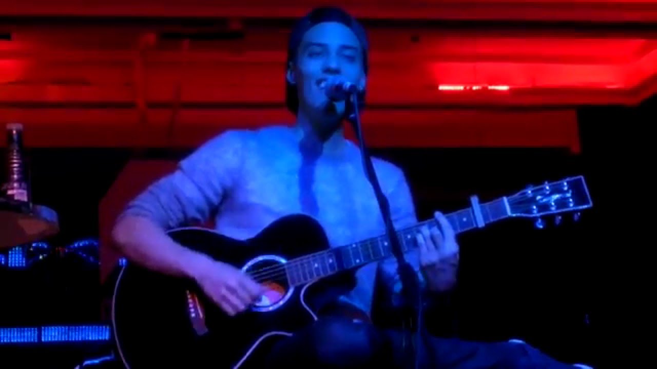 LEROY SANCHEZ - Halo (by Beyoncé) LIVE @Moondance MADRID Jan. 09, 2016