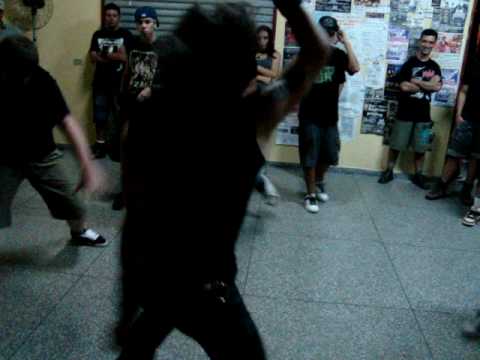 Araucária Mosh Pit - Drown In Ashes Live Wall Of Death 31-01-09