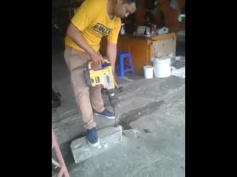 Mesin deWalt D25871k pt semesta jaya kimia