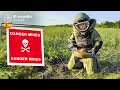 El trabajo más peligroso en Ucrania: la retirada de minas