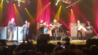 Divididos - La amanecida (Teatro Coliseo 11.05.2016)