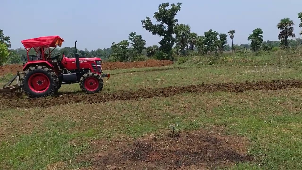 Mahindra yuvo tech plus 575 4wd 