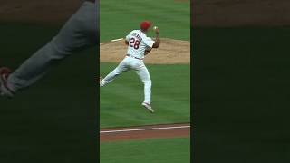 Arenado is UNREAL 😵 #cardinals #mlb #baseball #stl #stlouis #sports #shorts #sport #fielding #cards